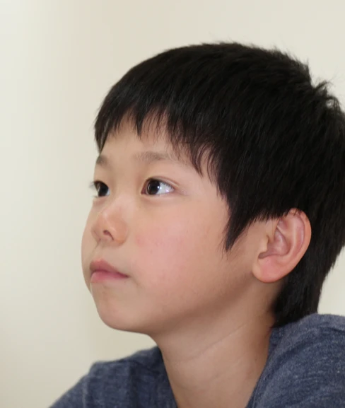 てんかんの症状に悩む子供