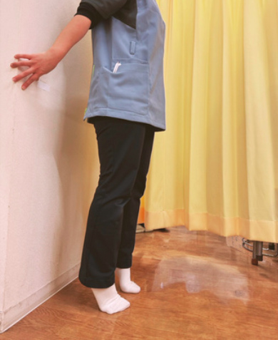 つま先立ちの画像